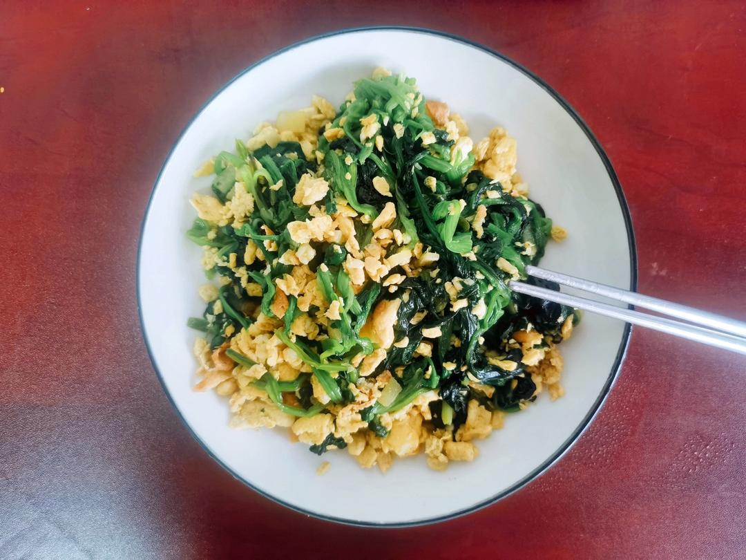 菠菜炒鸡蛋