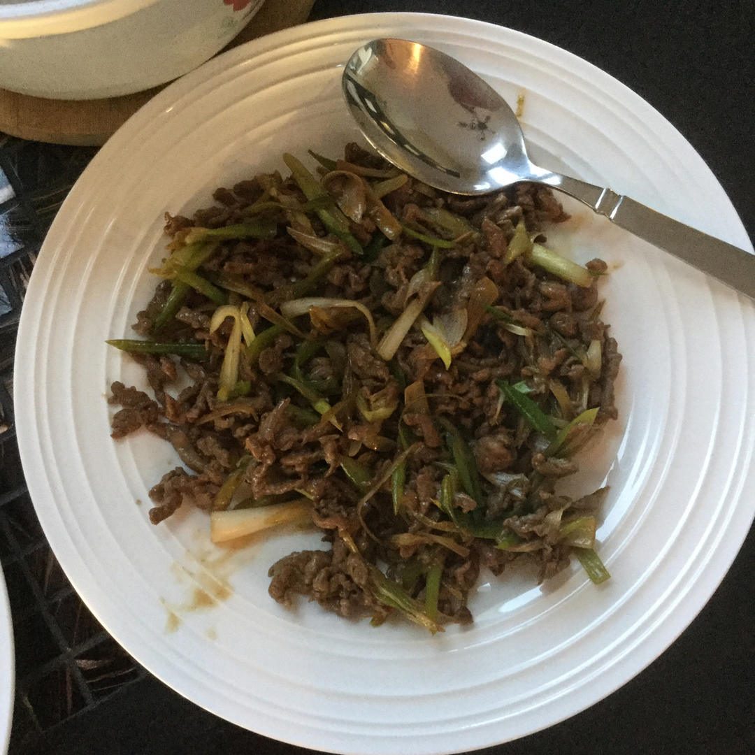 葱爆羊肉，忙碌生活里的一抹恣意