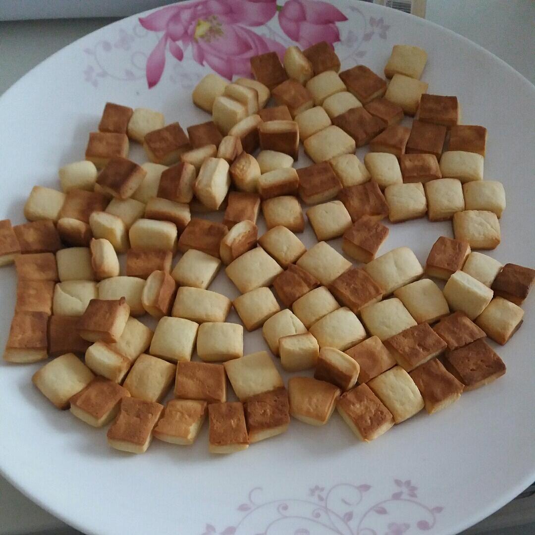 牛奶方块小饼干