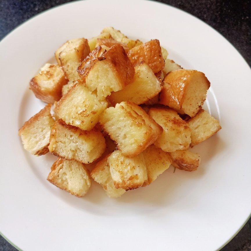 烤吐司丁面包丁（比饼干好吃不止十倍）