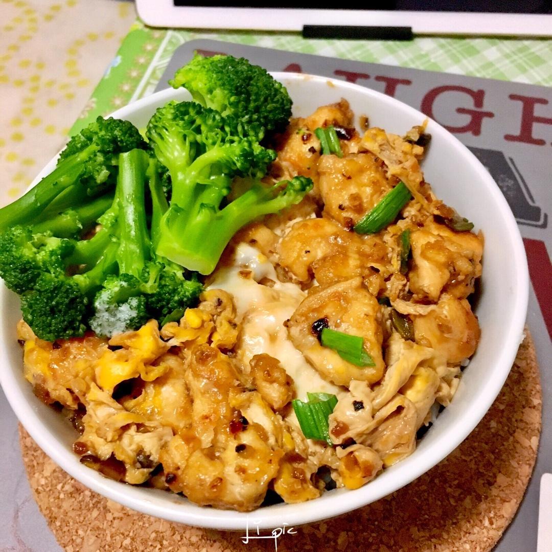 日本盖浇饭始祖亲子丼