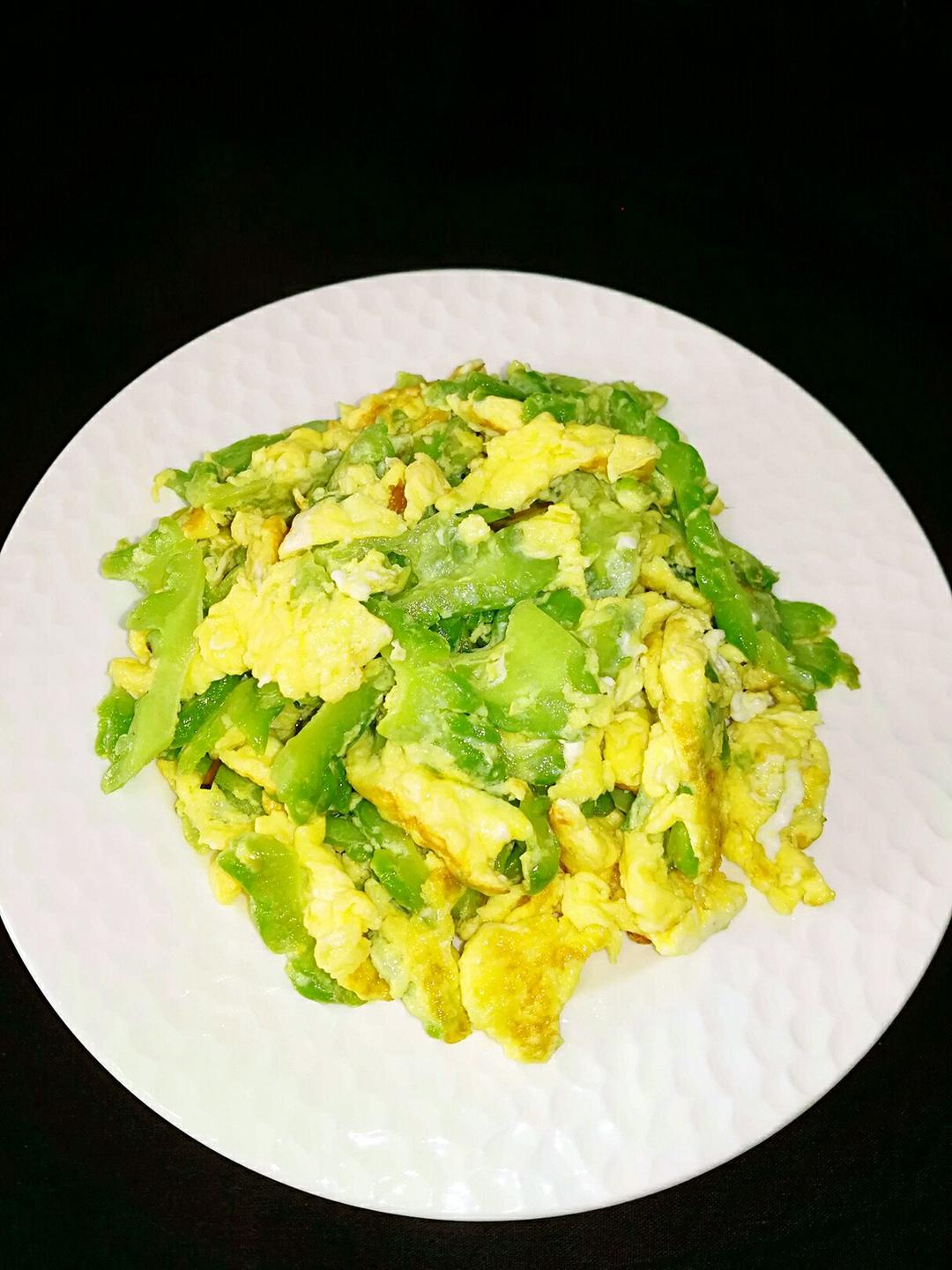 静之晗妈做的苦瓜炒蛋清火菜