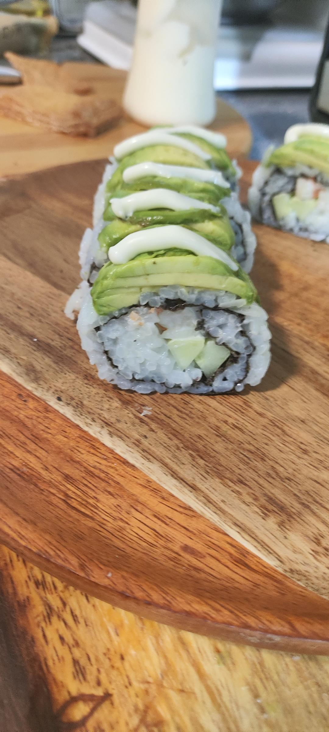 牛油果反卷寿司的做法