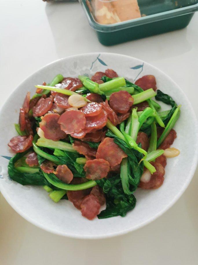 黄焖鸡大师傅做的菜心炒腊肠