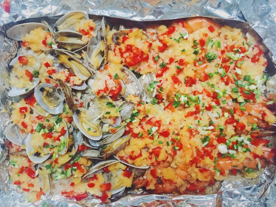 蒜蓉金针菇烤花蛤虾