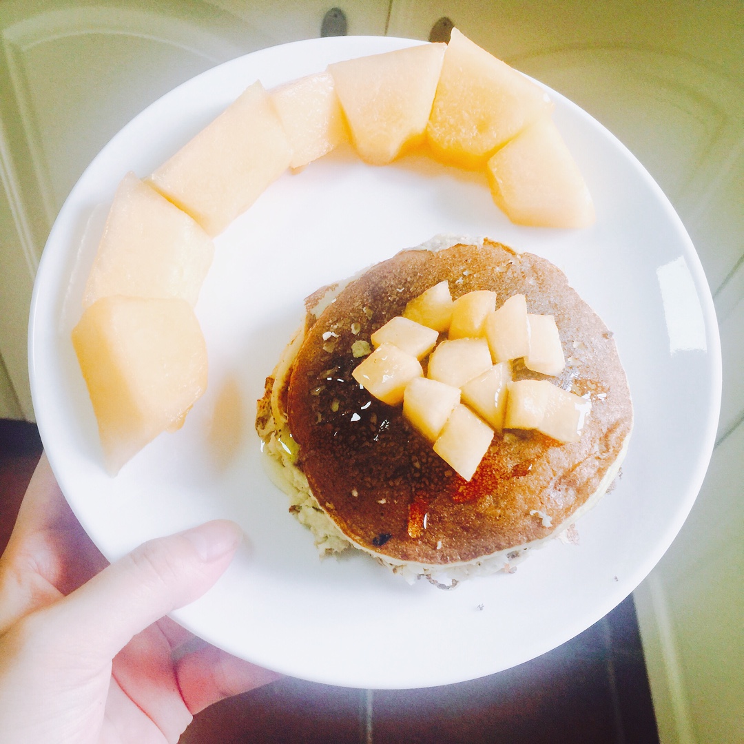 【减脂早餐】无油香蕉松饼（超简单）