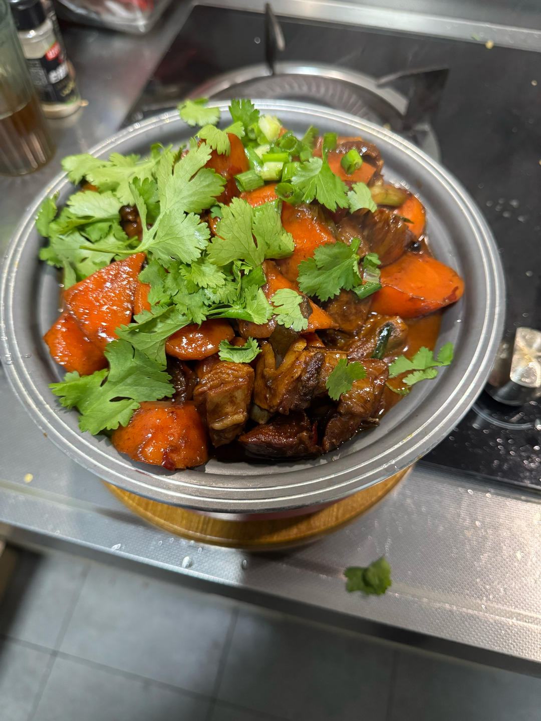 厨师长教你：“红烧羊排”的家常做法，汤汁浓郁，软烂脱骨