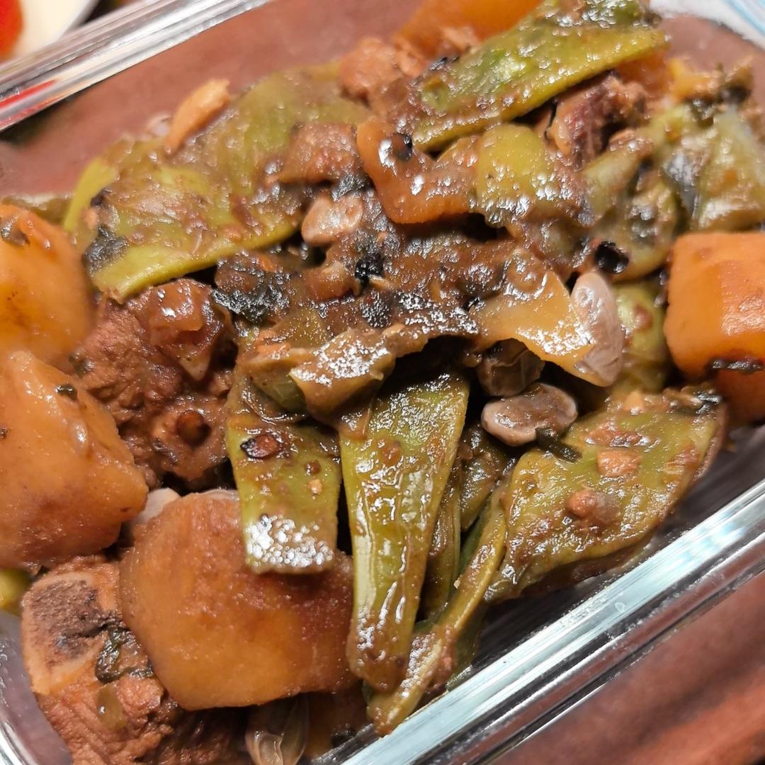 硬菜代表--排骨炖豆角土豆（豆角焖面胚子）