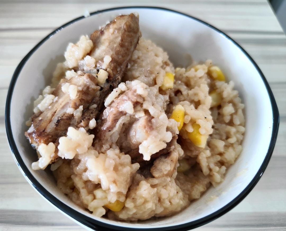 【排骨焖饭】