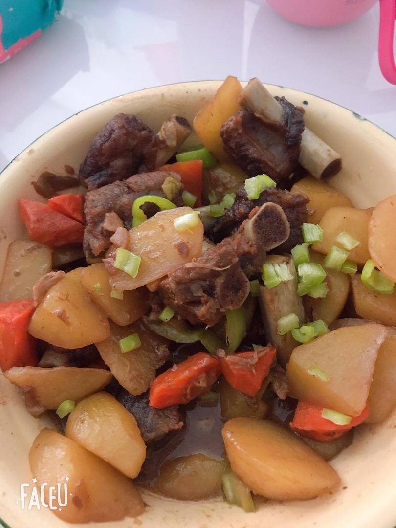 土豆烧排骨