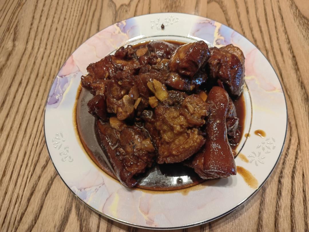 美味的家常菜：红烧猪蹄