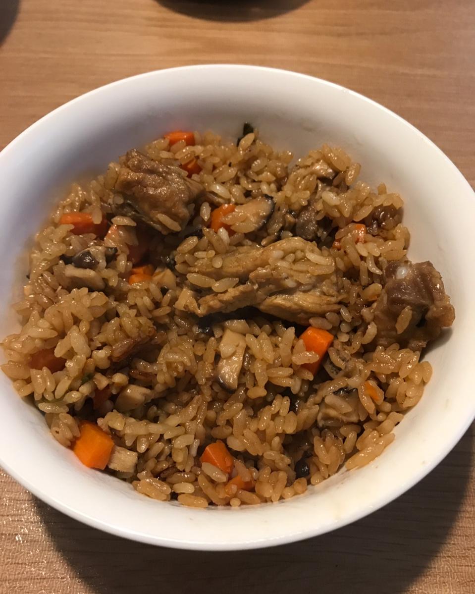 喷香排骨焖饭（爆好吃）