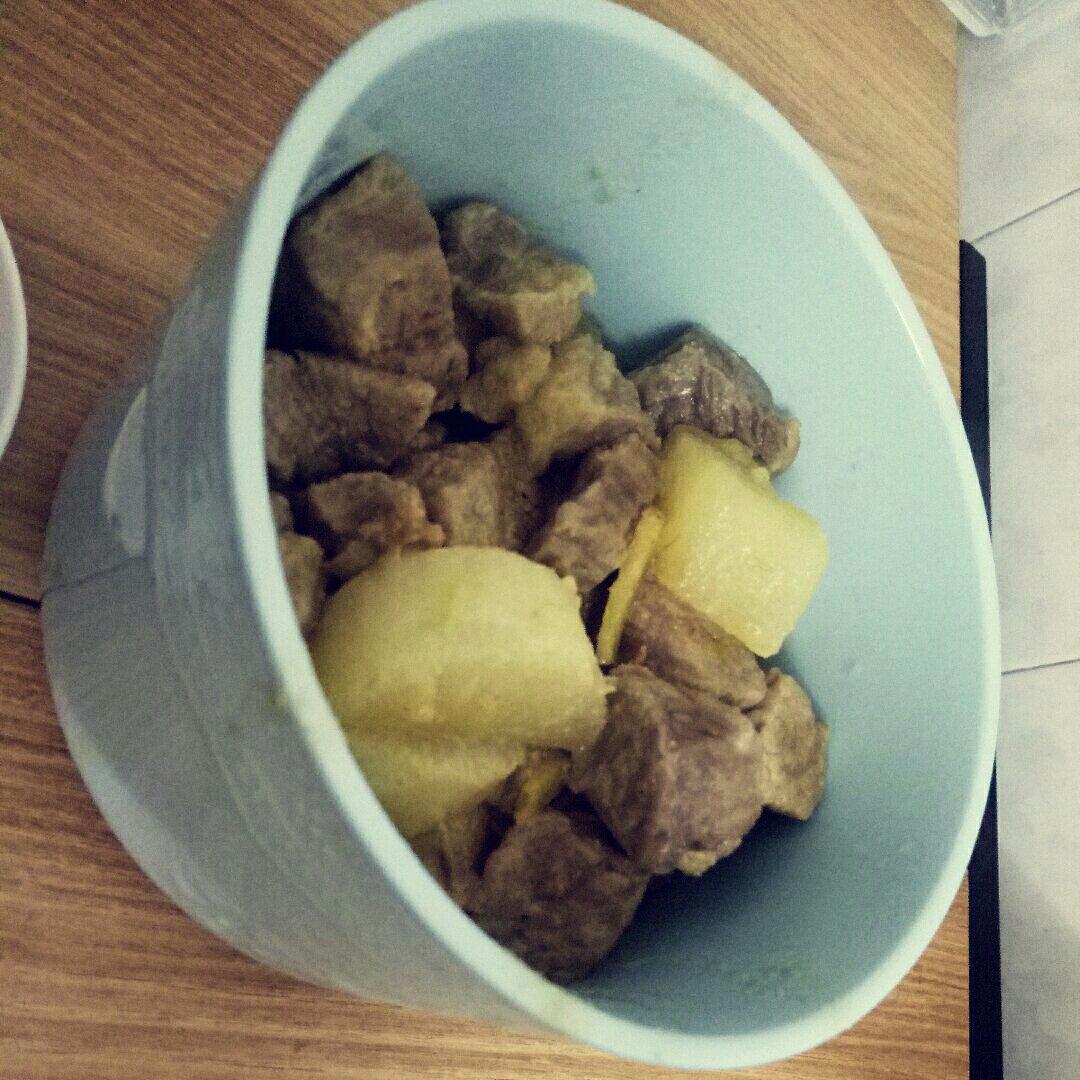 牛肉炖萝卜