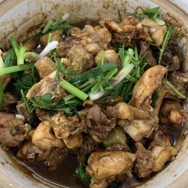 沙姜鸡煲