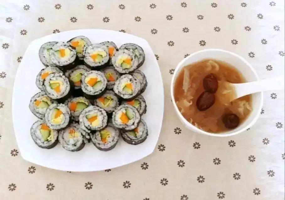 紫菜卷寿司