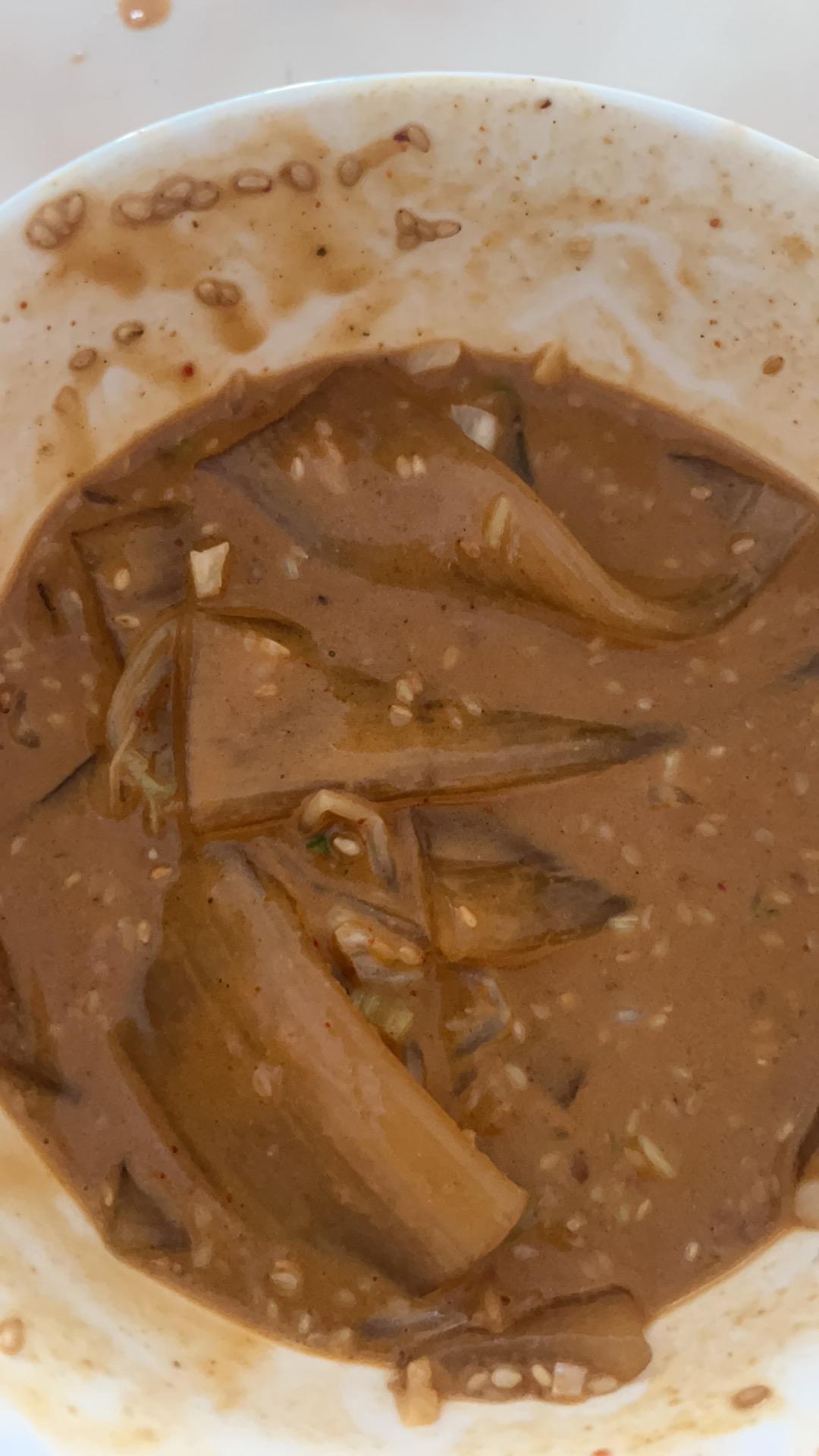 秒杀小夜市的麻酱流汁宽粉