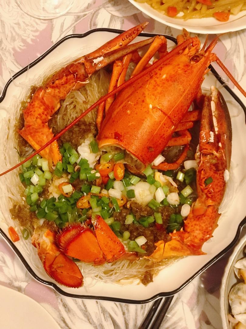 年夜饭~蒜蓉粉丝蒸龙虾