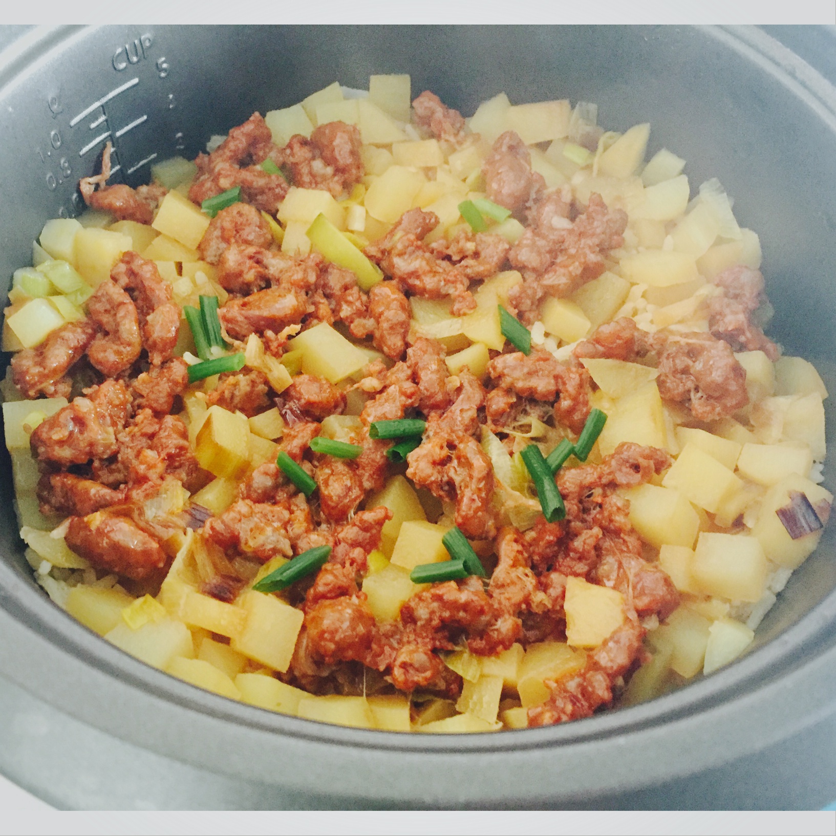 土豆焖饭（电饭锅版）