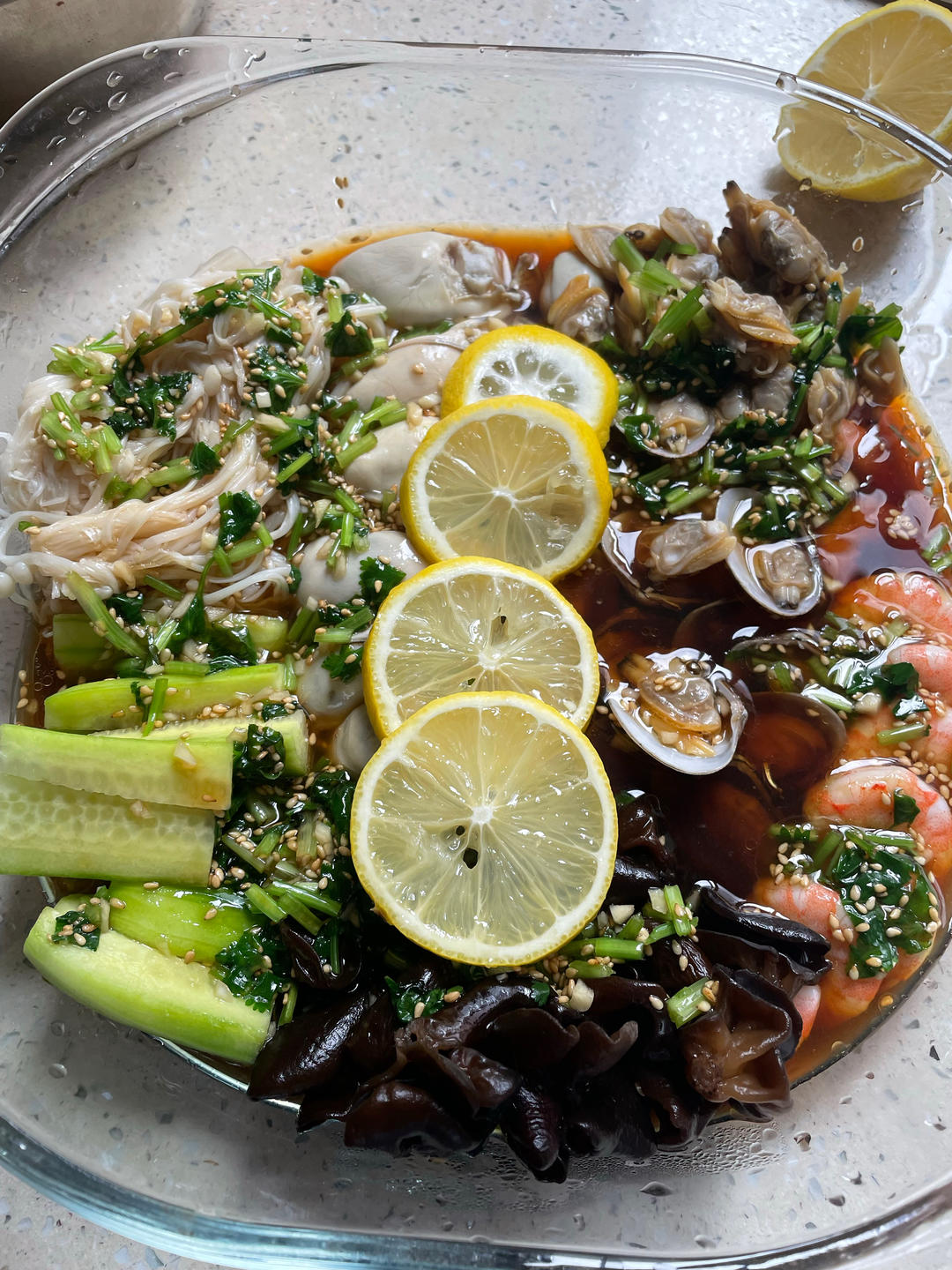 你一定要试试的捞汁生蚝，比蒜蓉烤生蚝好吃太多了