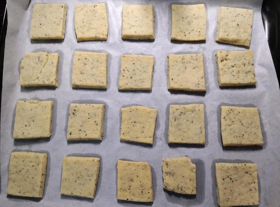 比炼乳小方好吃百倍的方块饼干
