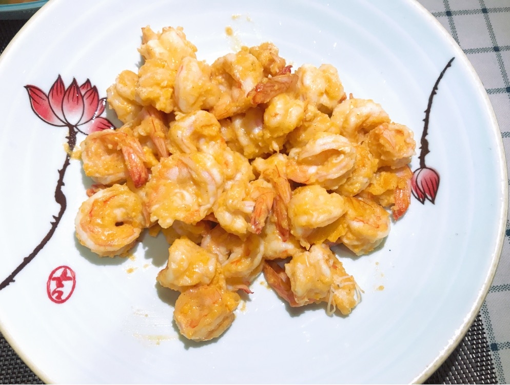 咸蛋黄焗虾的做法