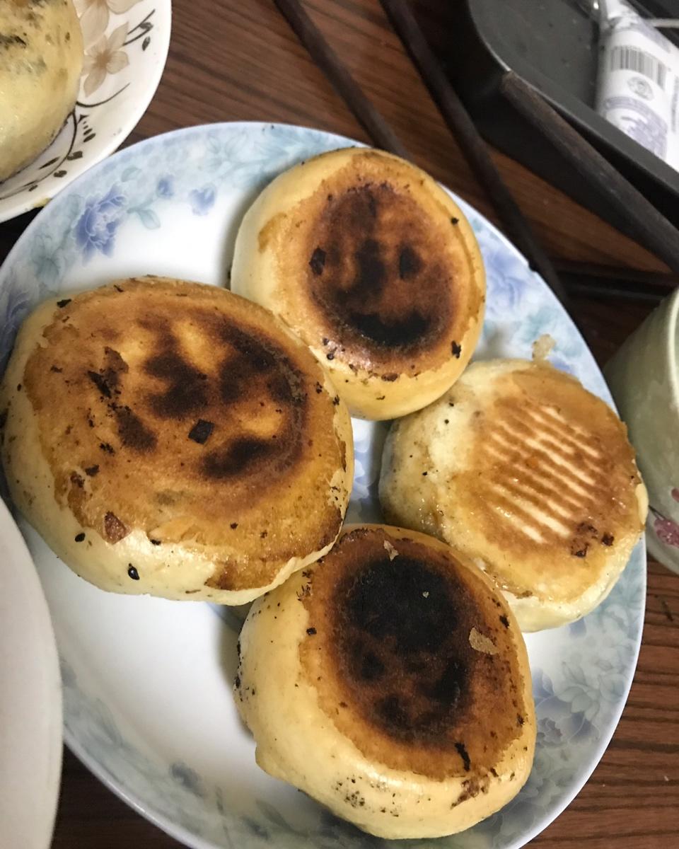 水煎包（韭菜）Fried Dumplings