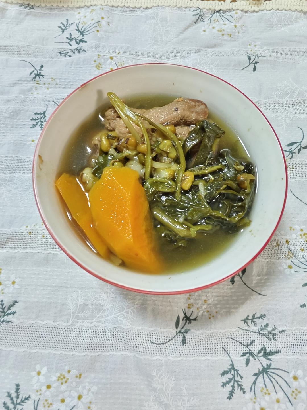 鲜蒲公英绿豆扇骨汤