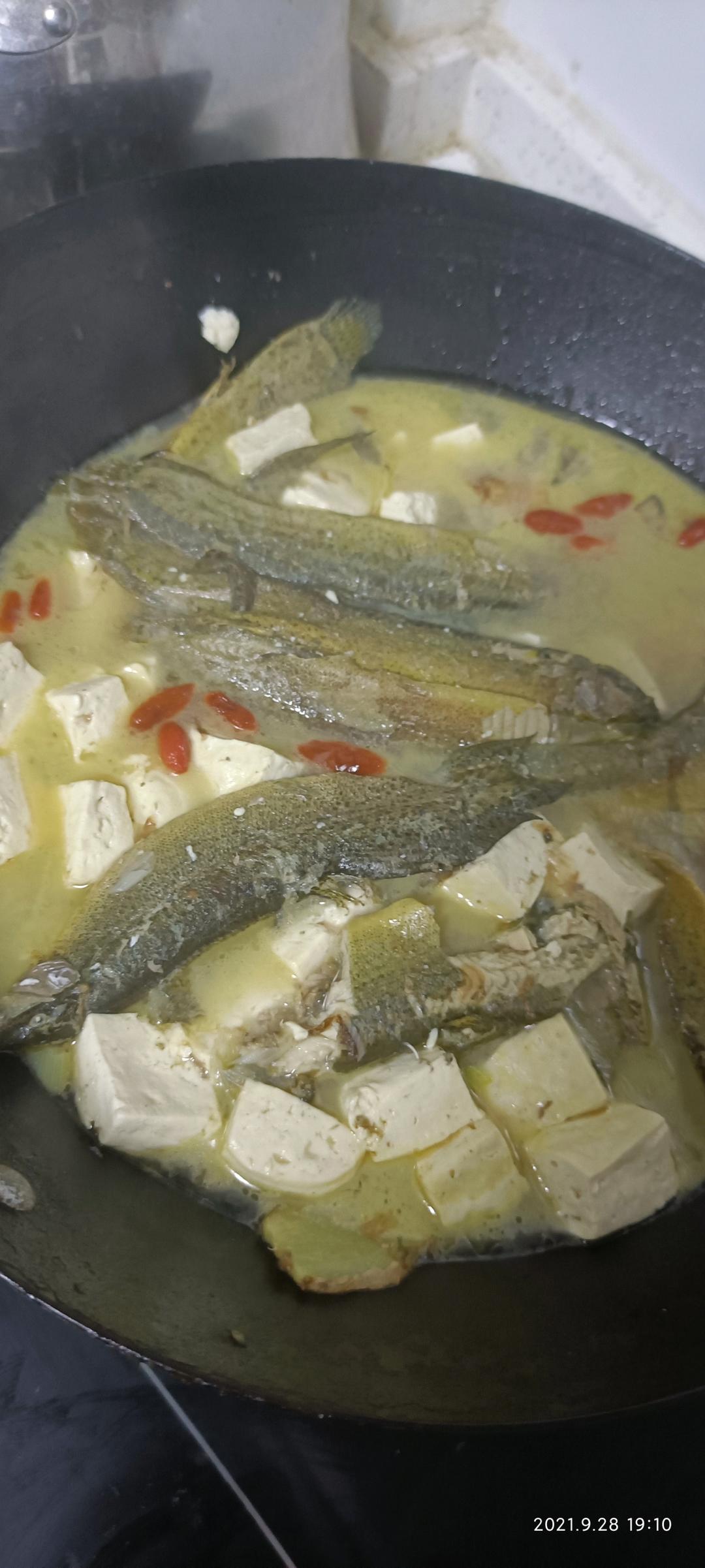 泥鳅豆腐汤