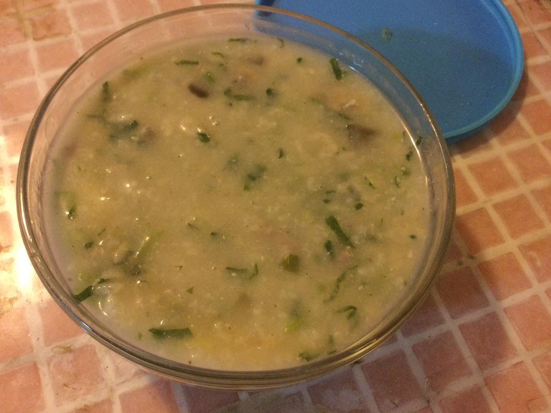 妈妈👩教我做的皮蛋瘦肉粥🥣简单快捷美味😋