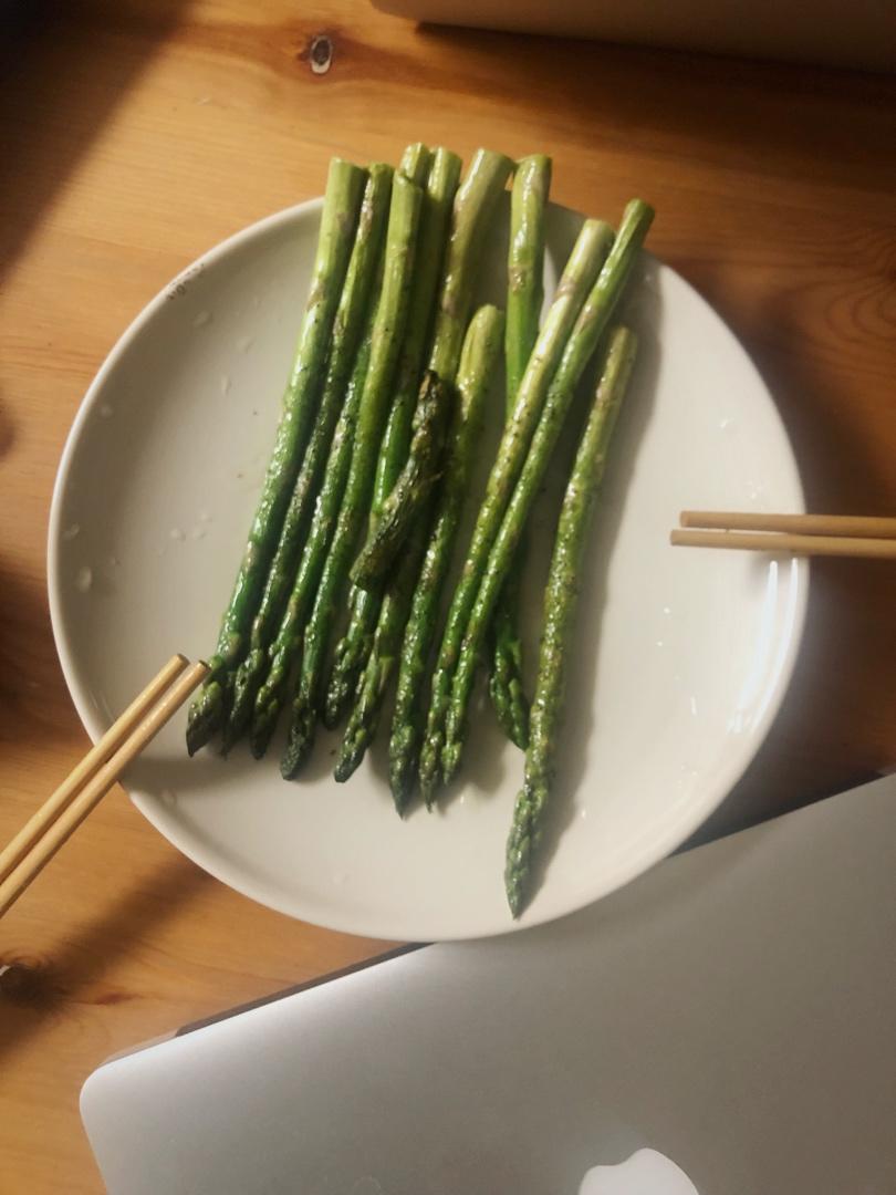 零厨艺的煎芦笋