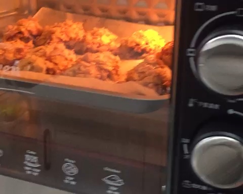 无油薯片烤鸡翅的做法