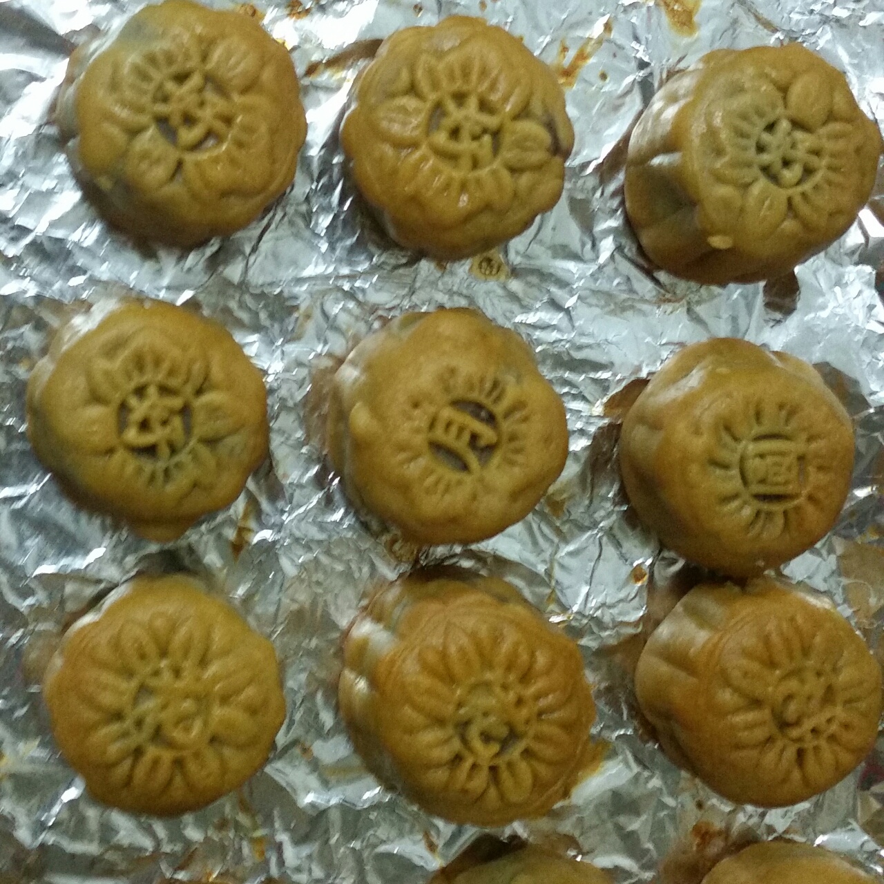 广式月饼－－蛋黄豆沙月饼