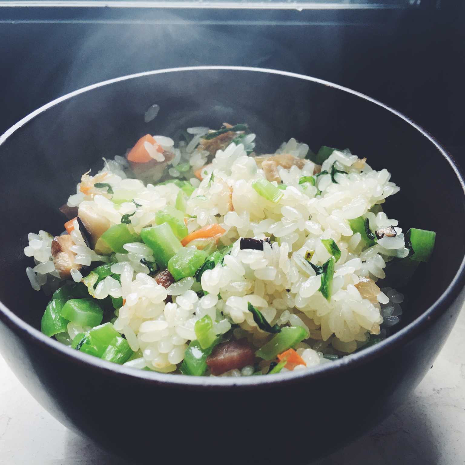 落如雨做过芥菜饭(温州版)拍到了冒着白烟的芥菜