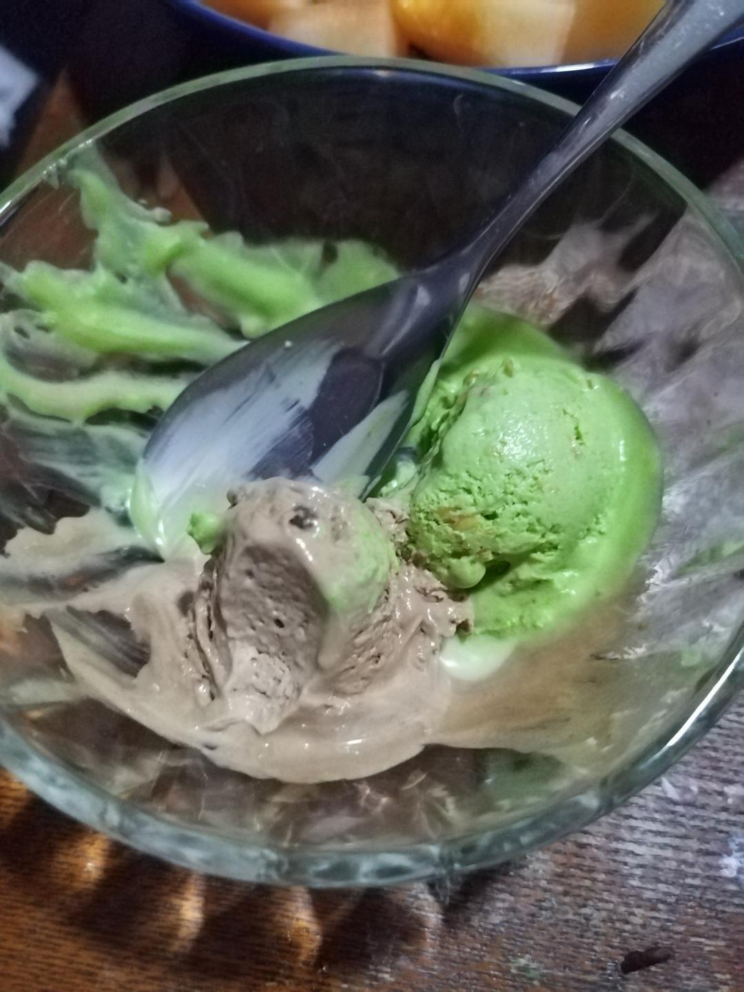 开心果雪糕，独特的味道（熟蛋，不用冰激凌机）