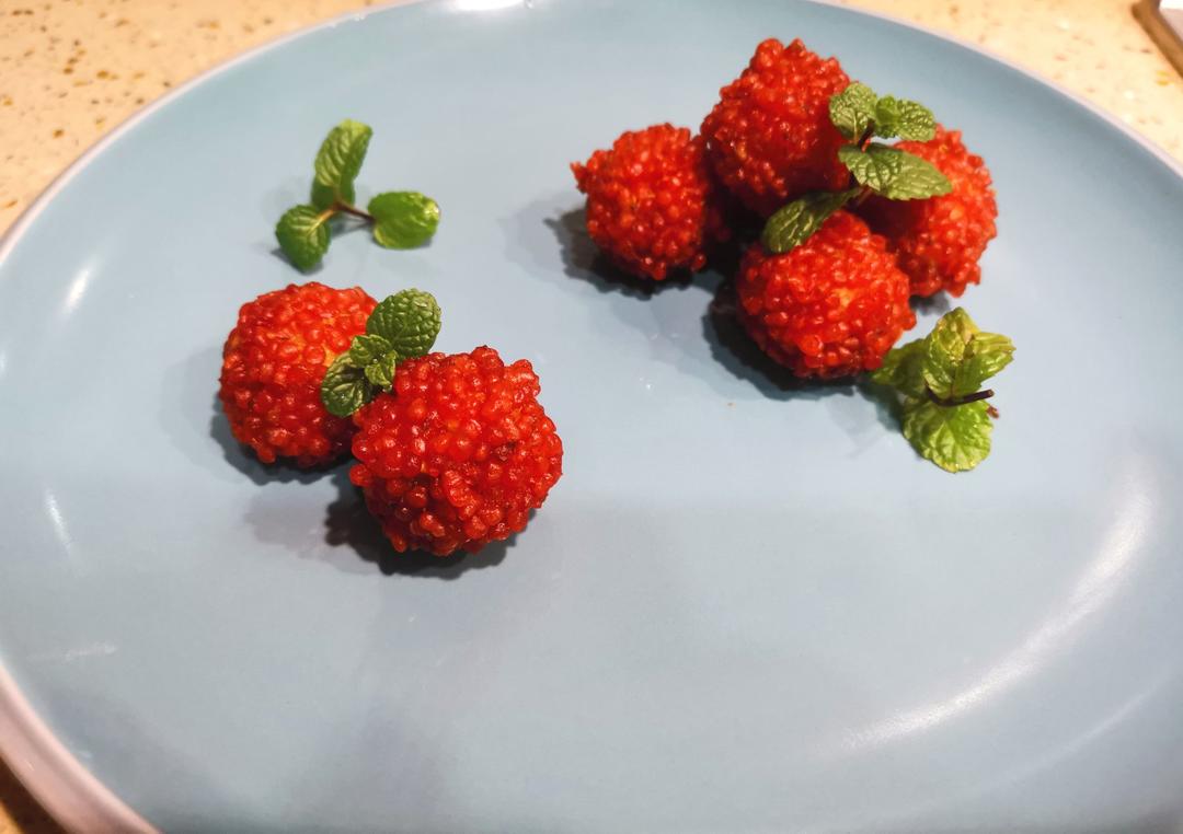 一骑红尘妃子笑～仿真荔枝球（附虾滑的做法）