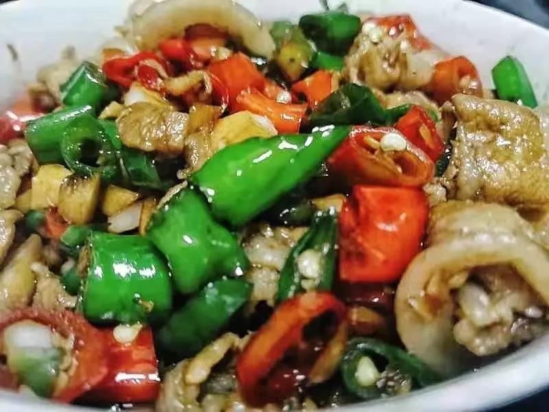 10分钟搞定这锅小炒五花肉，好吃到飙泪哇的做法