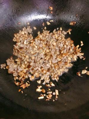 咸蛋黄烧麦的做法 步骤5