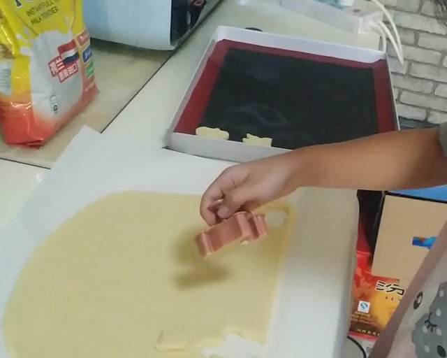 烘焙-奶香卡通饼干的做法 步骤13