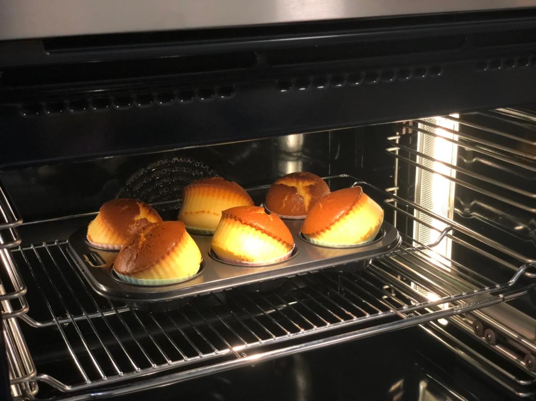 炼乳纸杯蛋糕