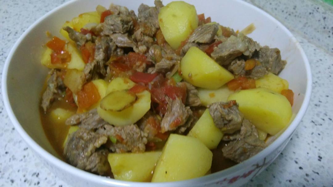 土豆番茄牛腩汤