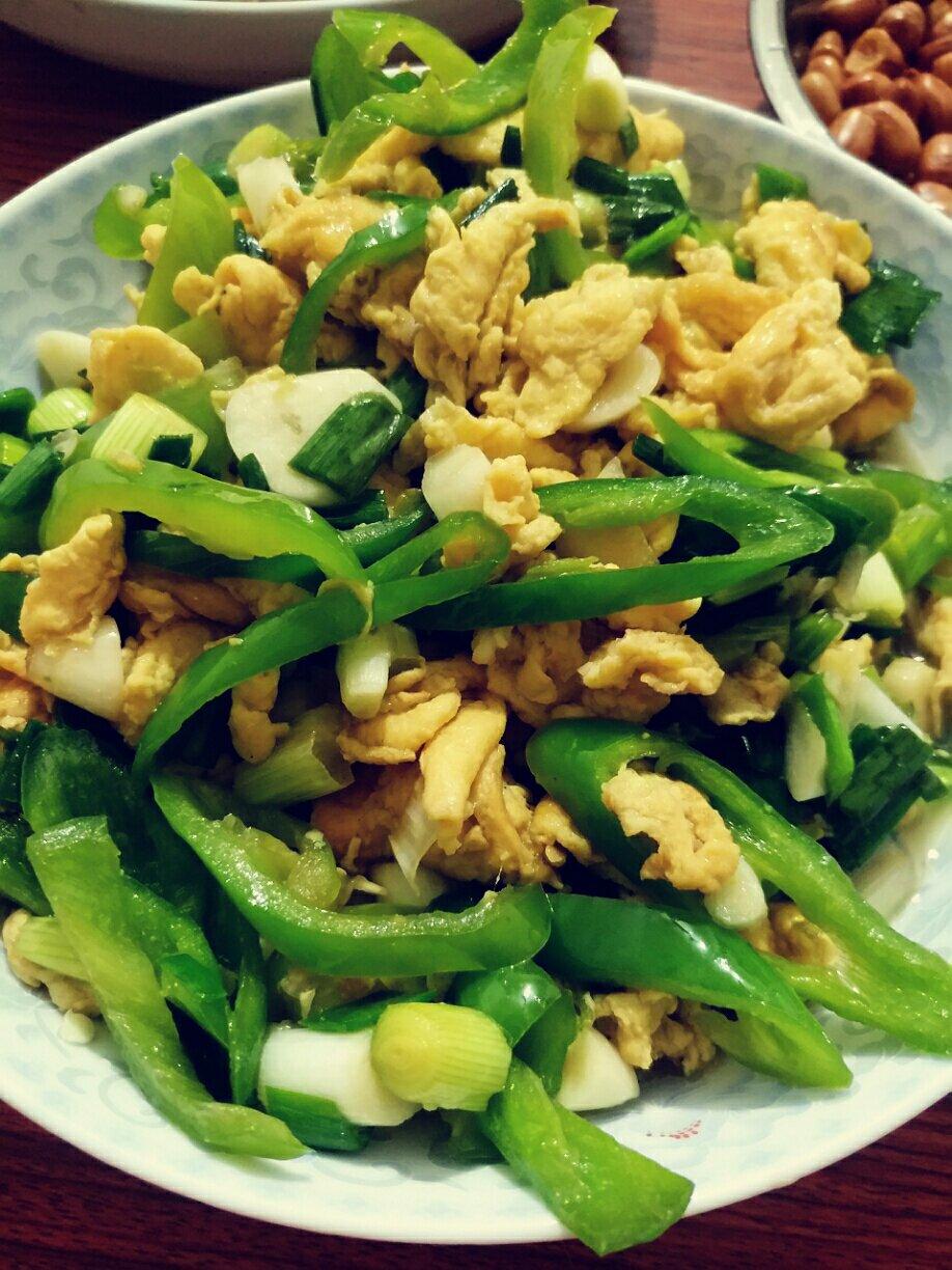 香喷喷的辣椒炒鸡蛋