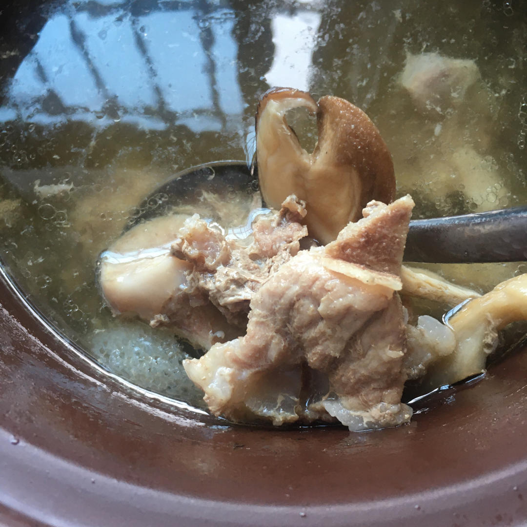 祛湿养生猪骨头汤