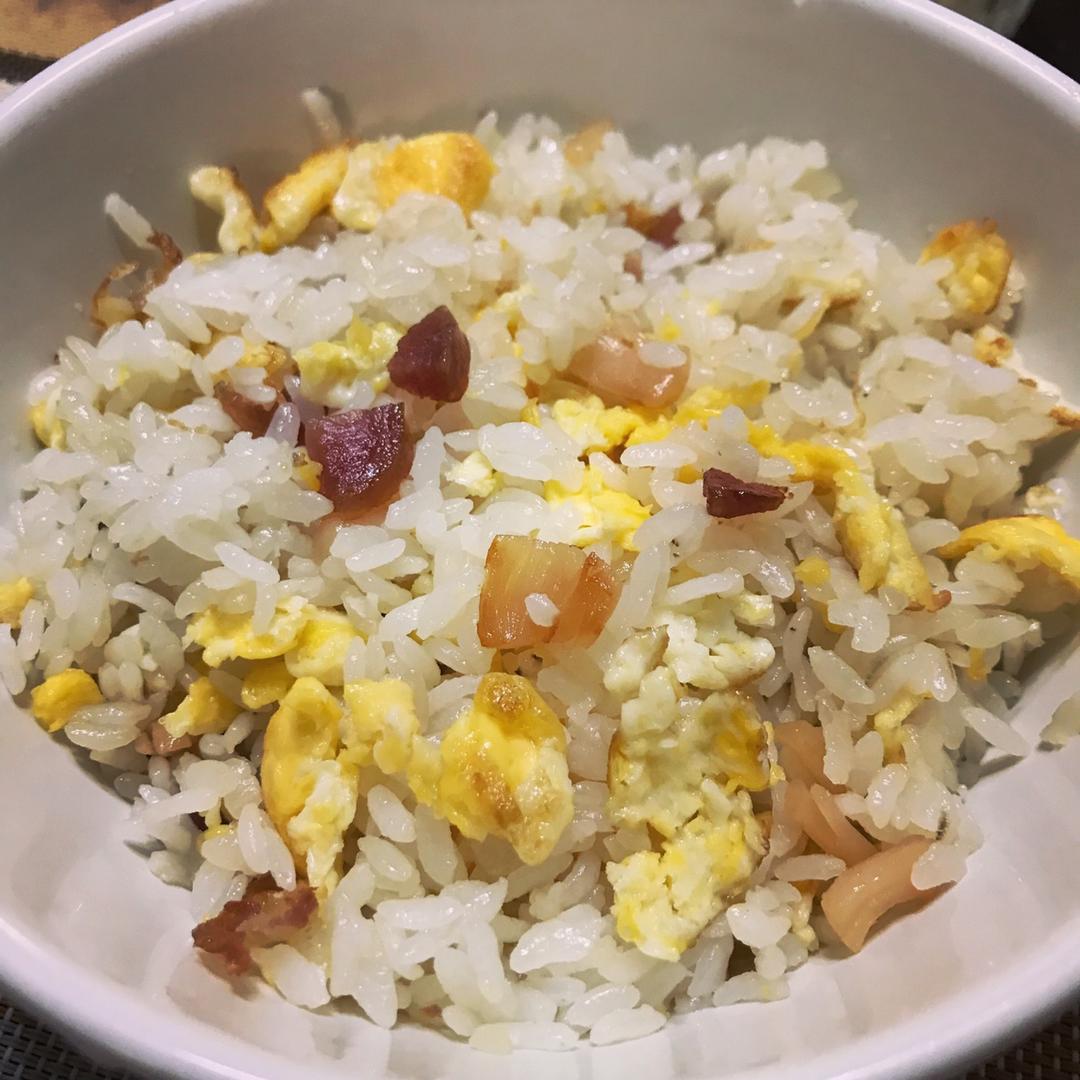 香肠鸡蛋炒饭