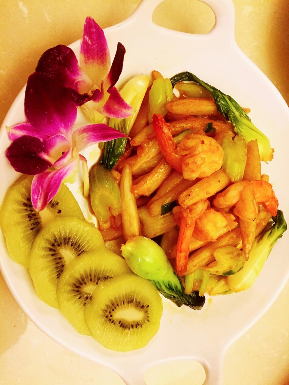 鲜虾炒面疙瘩的做法