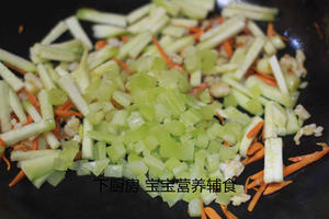 莴笋虾仁糙米饭的做法 步骤12