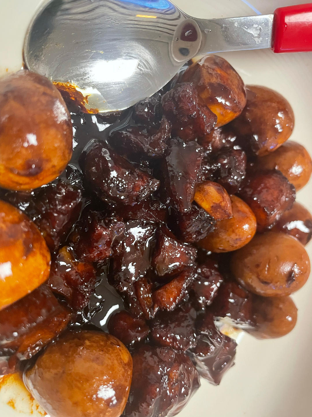 红烧肉炖鹌鹑蛋