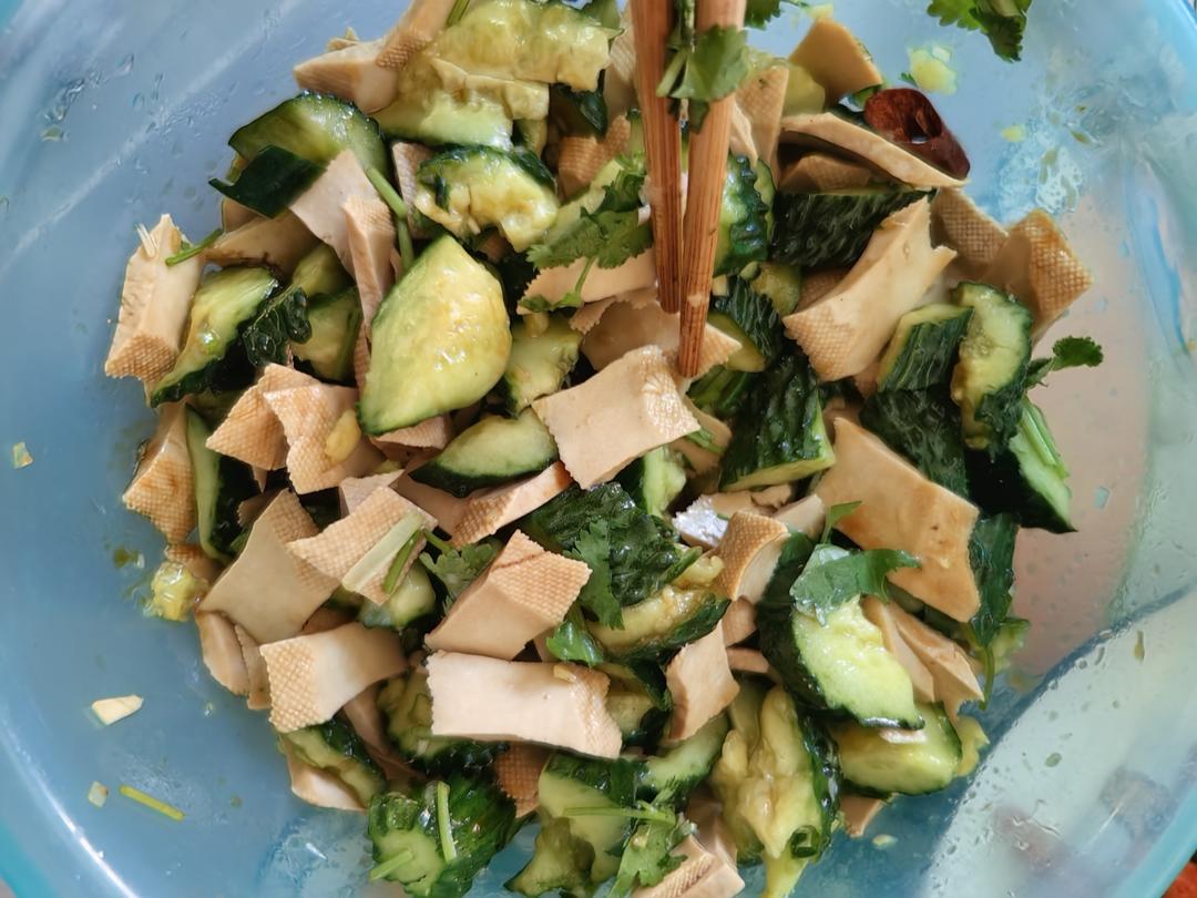 黄瓜拌豆腐干