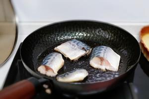 挪威海产｜青花鱼盖浇饭的做法 步骤7