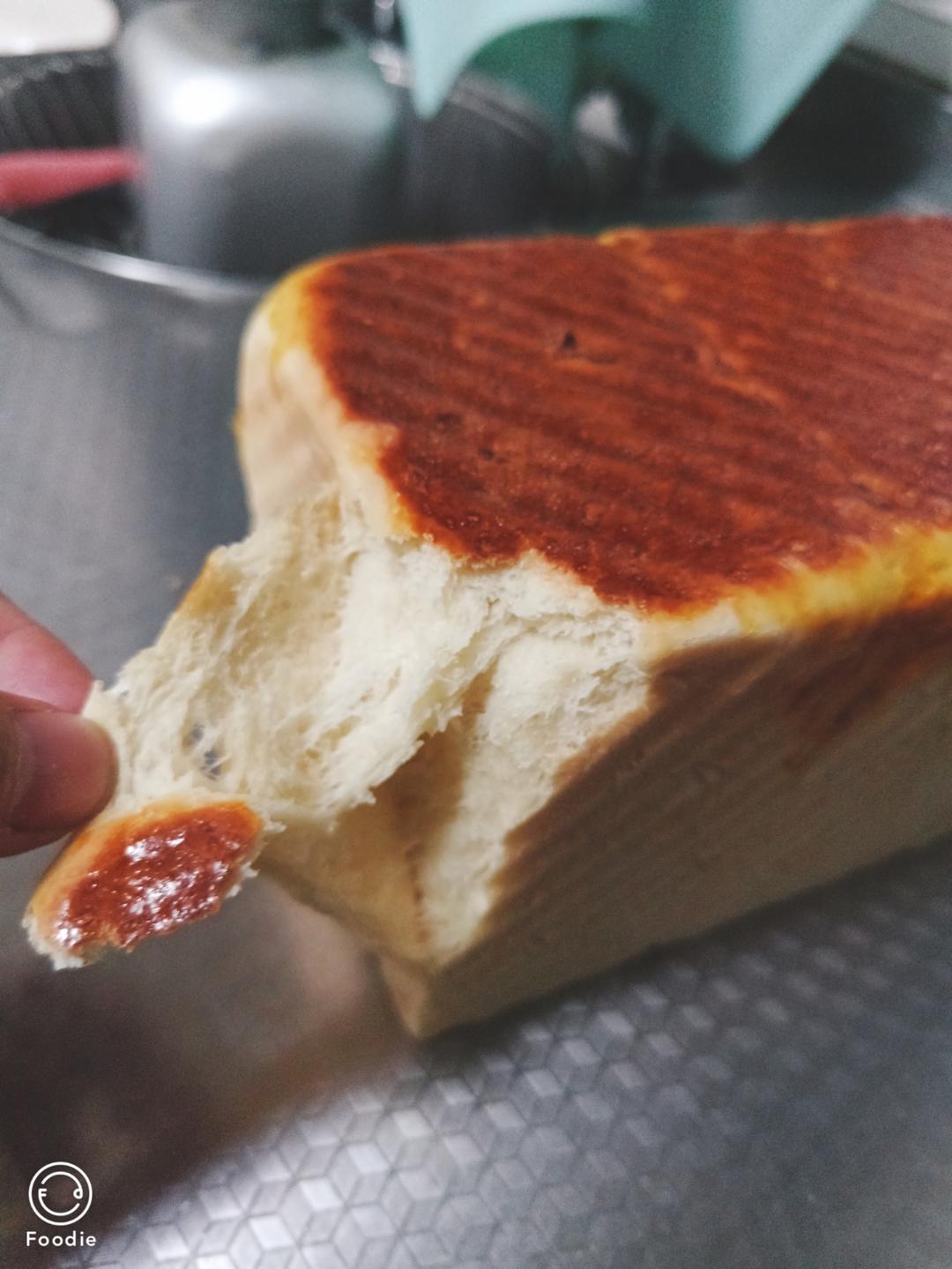 吐司方包，女儿说和来自台湾的爸爸糖一样好看好吃。零失败（是指我个人制作没有失败过）。