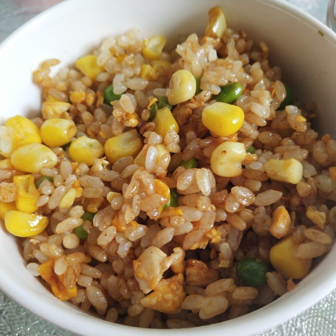 时蔬鸡蛋炒饭（简单快手，宝宝爱吃）